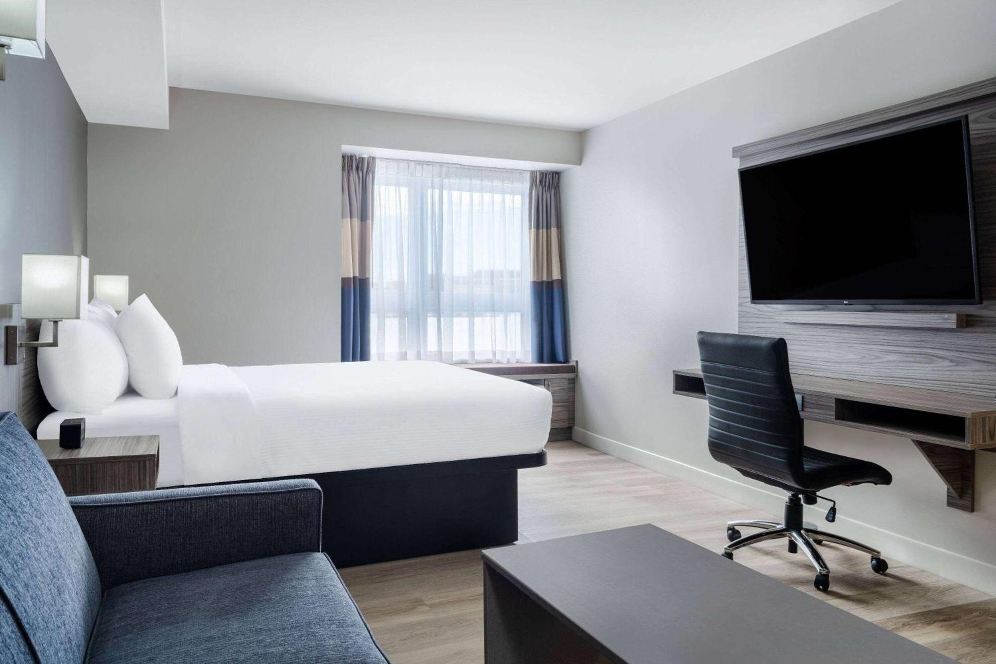 Microtel Inn & Suites By Wyndham Kanata Ottawa West Esterno foto