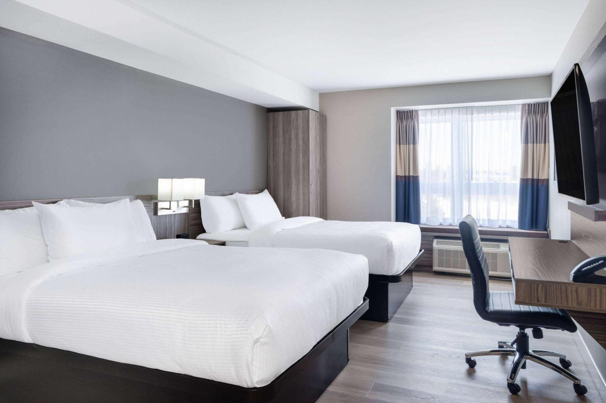 Microtel Inn & Suites By Wyndham Kanata Ottawa West Esterno foto